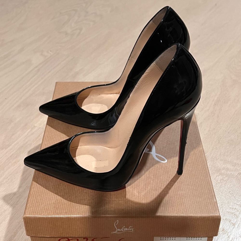 Christian Louboutin So Kate Black Patent Leather stiletto pumps!